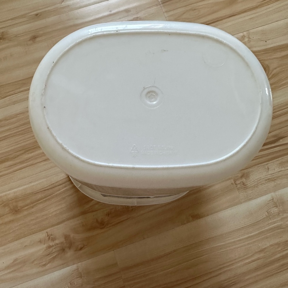 Essentials- Waste basket- white! Gently used! Must sell - Picture 9 of 10